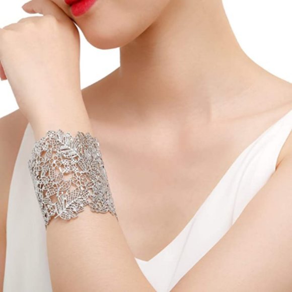 Prettiness Lace Leaf Boho Style Bangle - Picture 5 of 6
